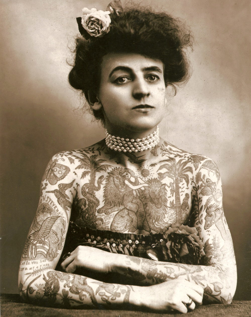 Мод Вагнер — первая известная татуировщица в США, 1907 Г.