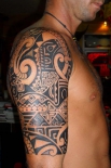 half-seelve-polynesian-tattoo