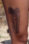 pistolet-na-noge