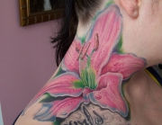flower-neck-tattoo-2