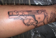 pistolet-na-tsepi