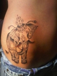 tatu-slon-na-noge