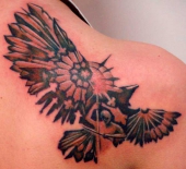 tatu-na-lopatke