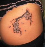 tatu-sakura-na-yagoditse