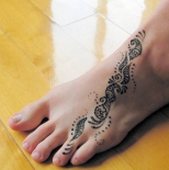 simple-henna-tattoo-on-foot