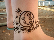 women-ankle-henna-tattoos