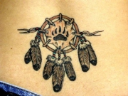 tatu-indeytsa-na-poyasnitse